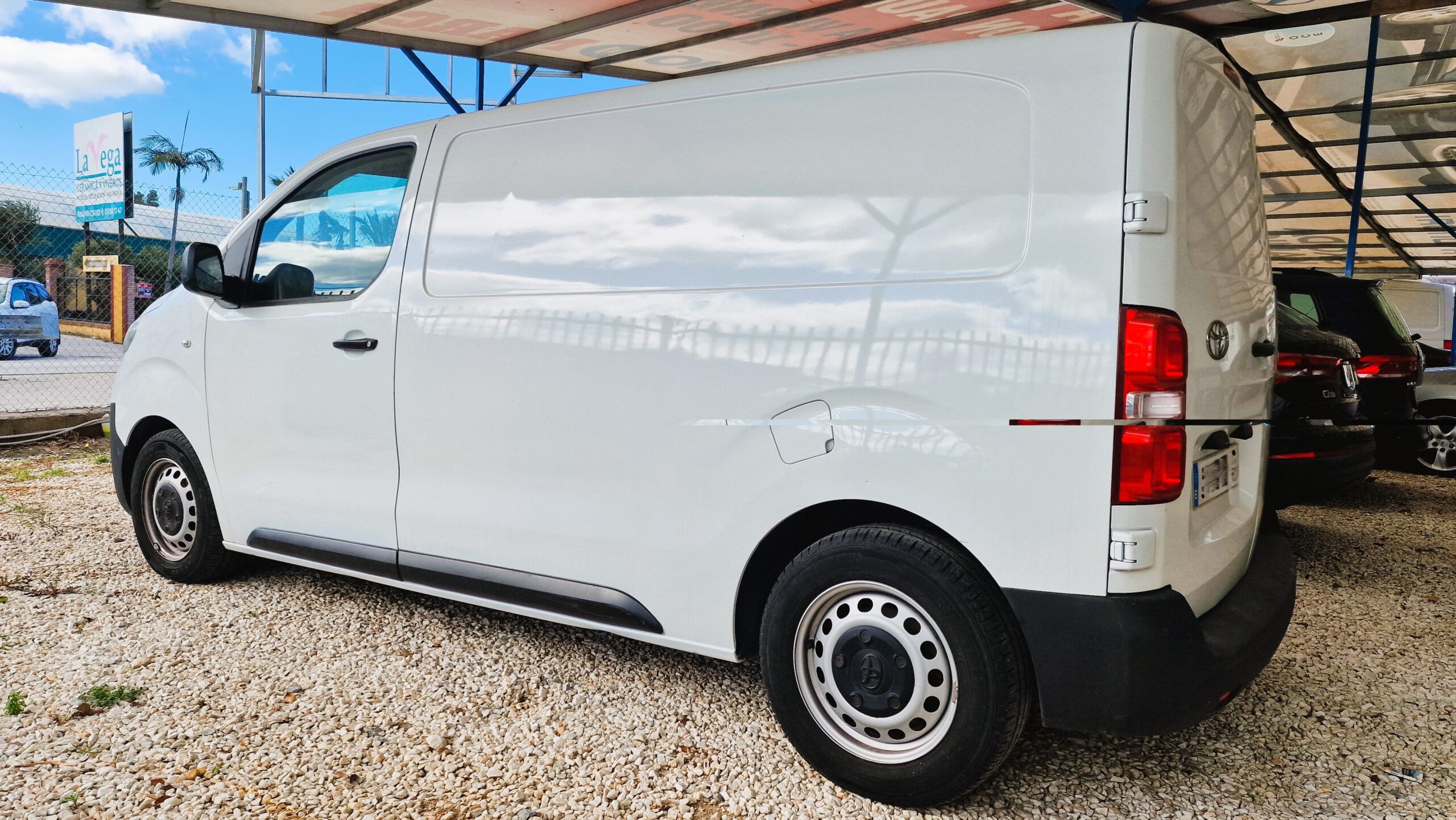 
								Toyota Proace 2018 full									