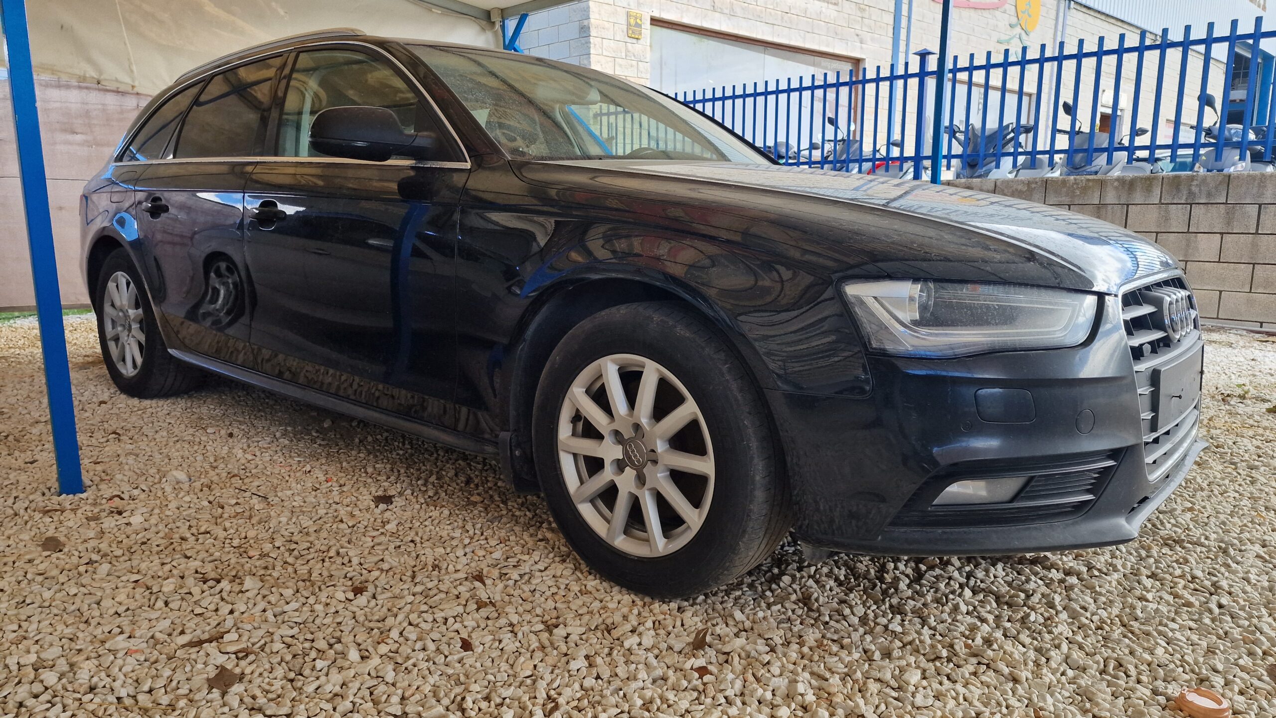 
								Audi A4 2012 full									