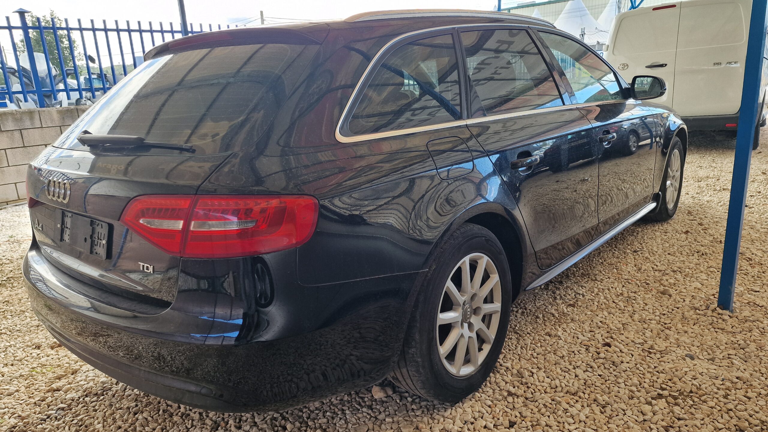 
								Audi A4 2012 full									
