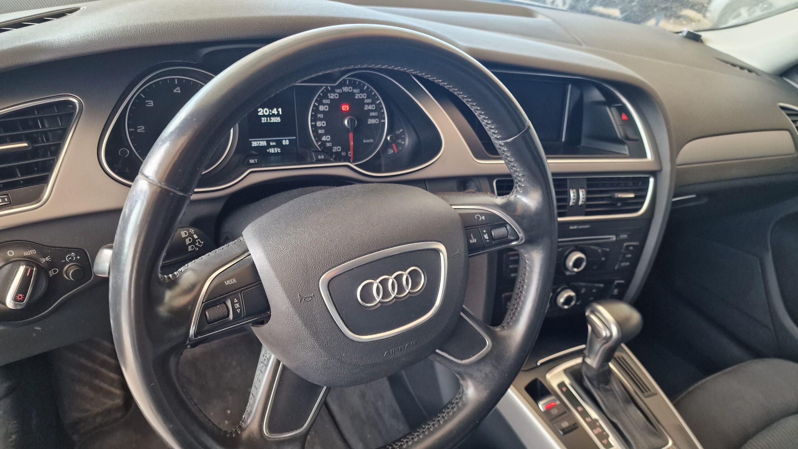 
								Audi A4 2012 full									