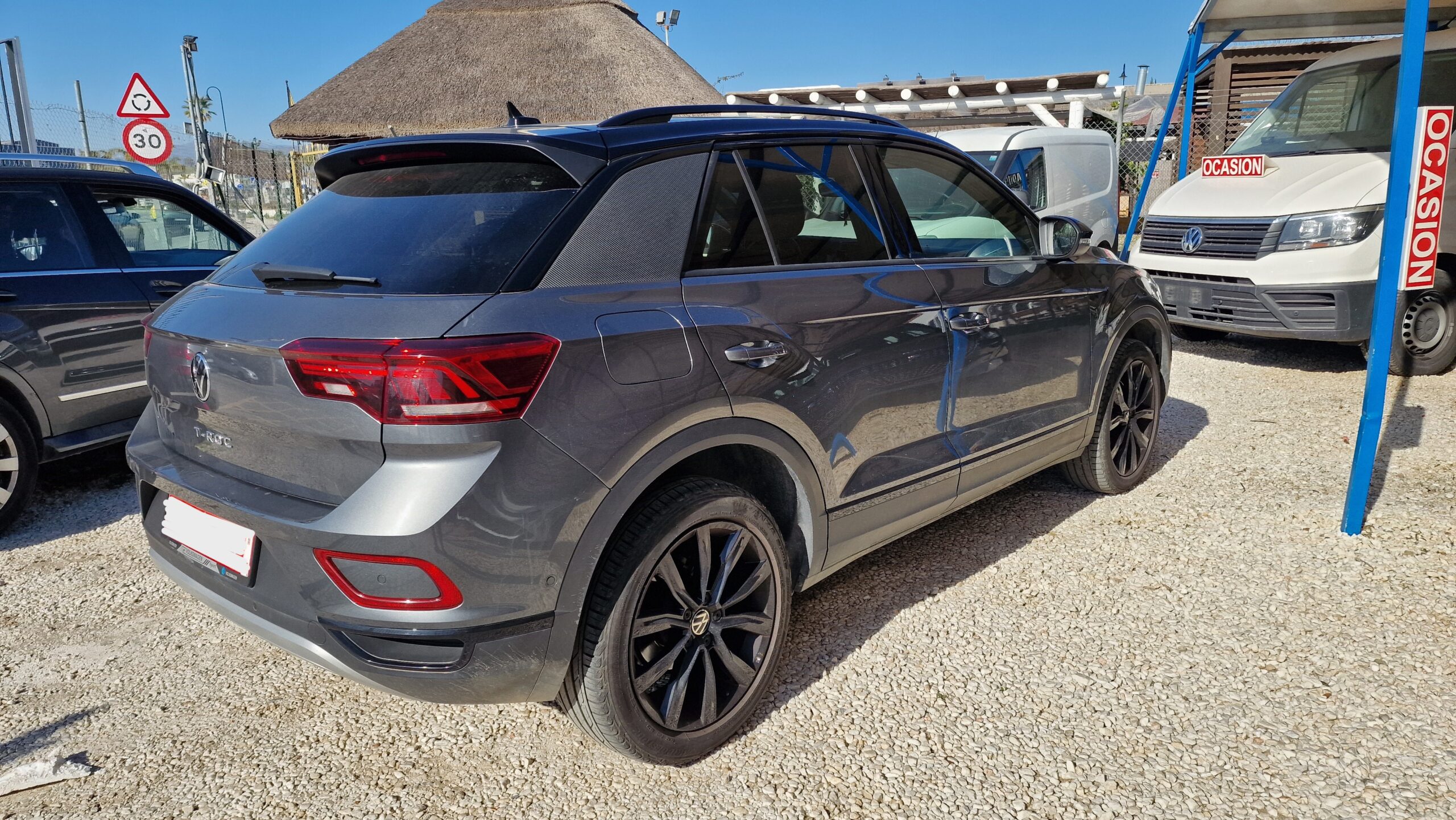 
								Volkswagen T-Roc 2022 full									