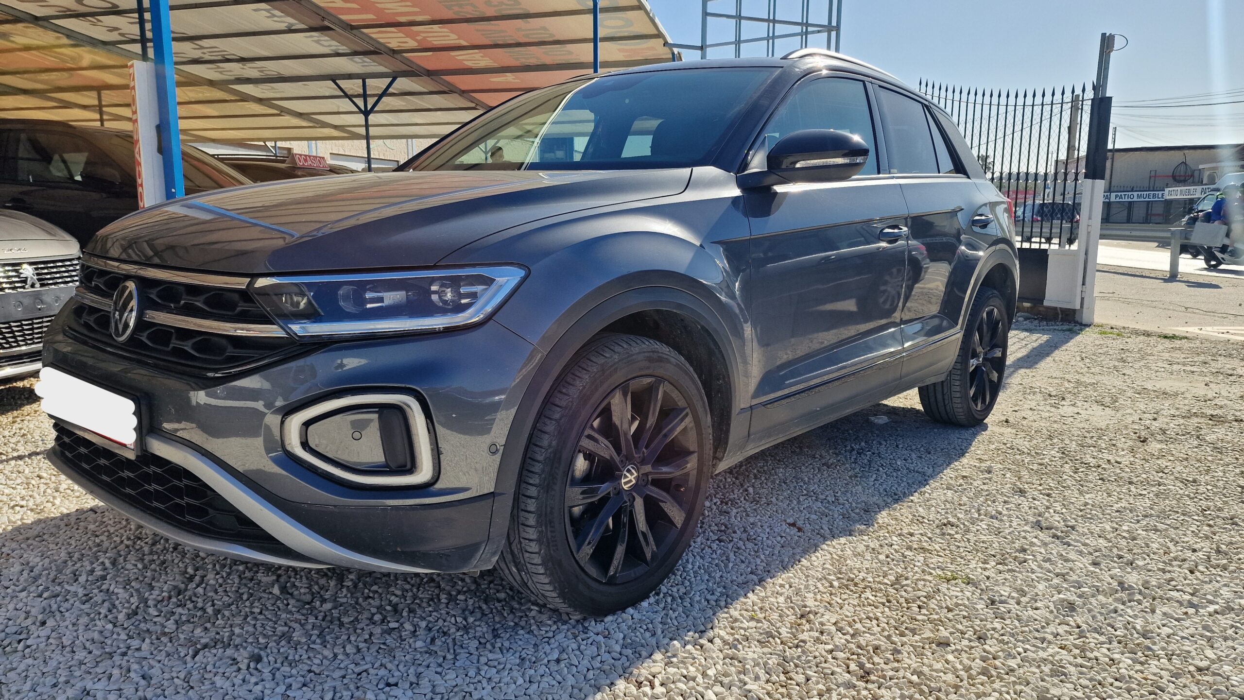 
								Volkswagen T-Roc 2022 full									