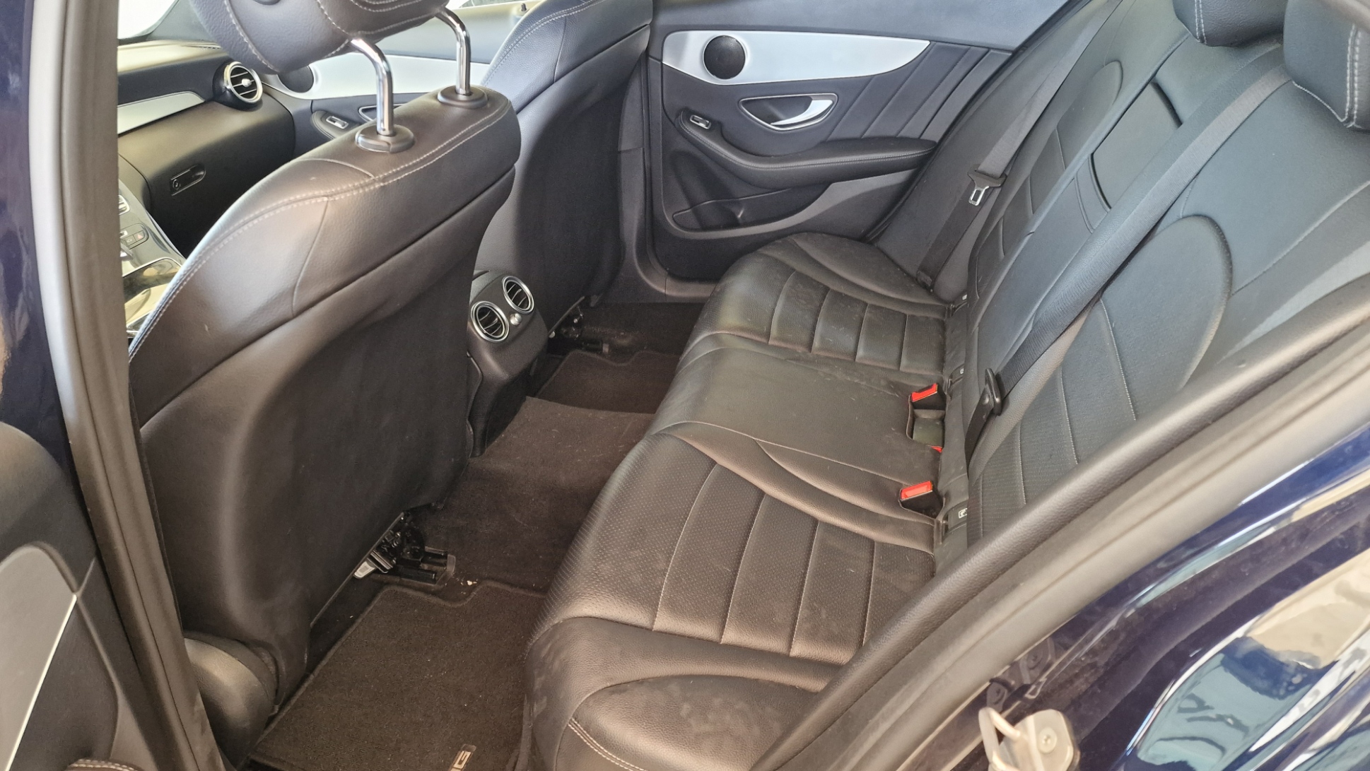 
								Mercedes-Benz C200 2017 full									