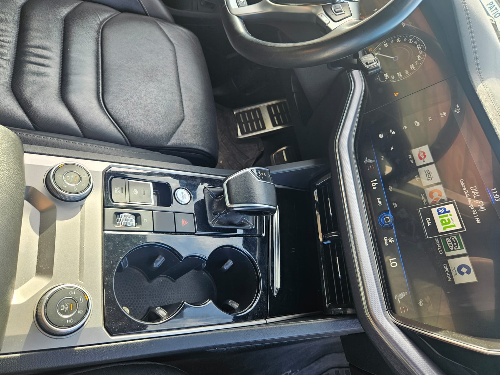 
								Volkswagen Touareg 2019 full									