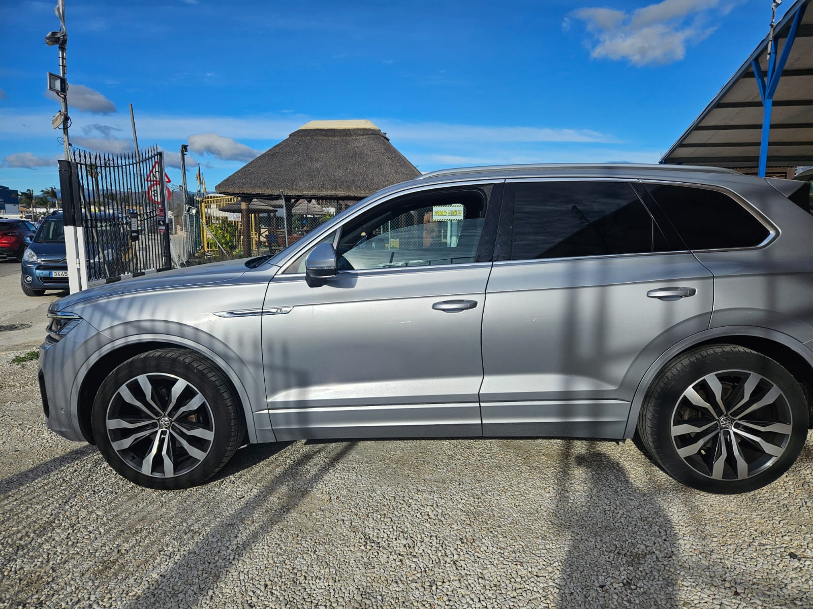 
								Volkswagen Touareg 2019 full									