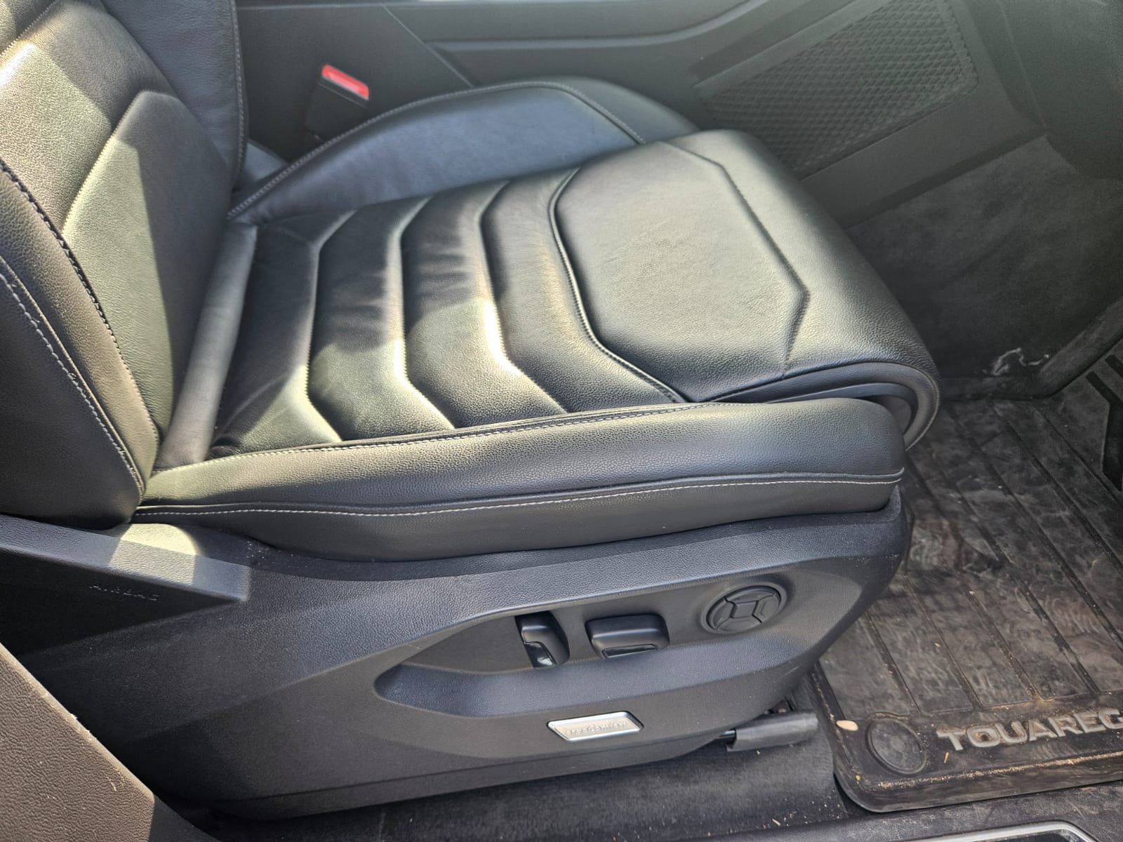 
								Volkswagen Touareg 2019 full									