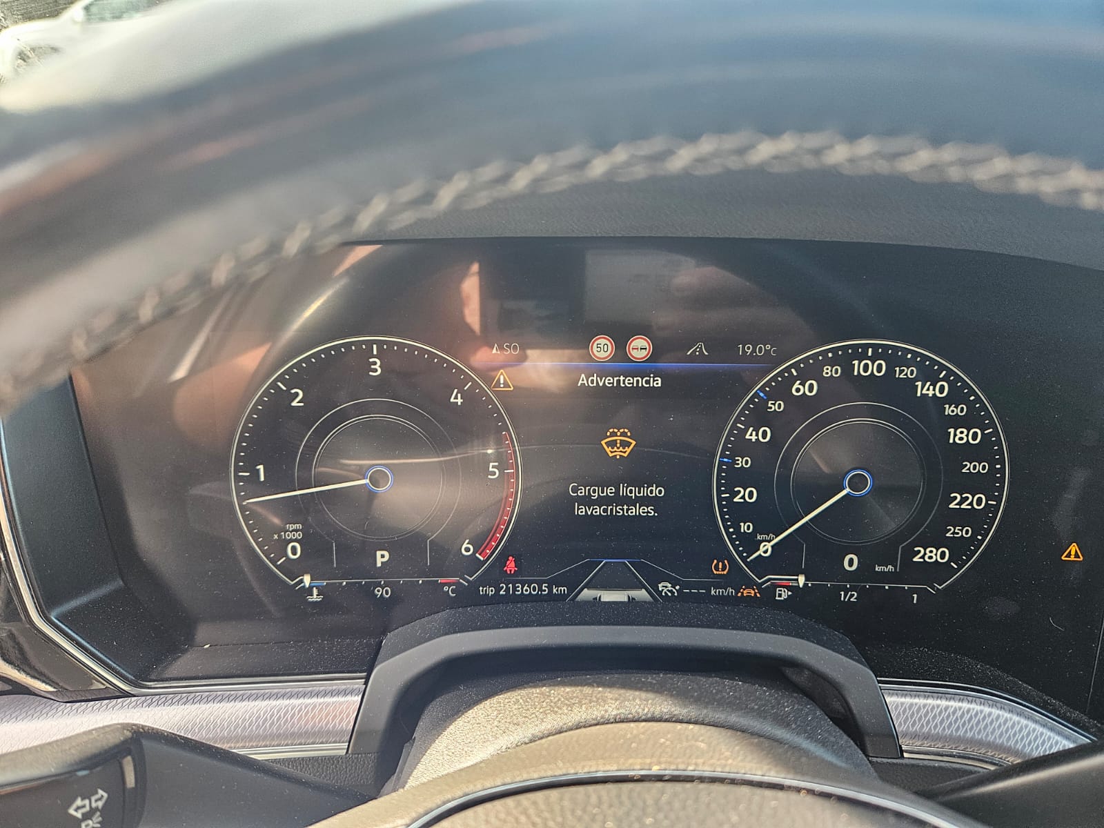 
								Volkswagen Touareg 2019 full									