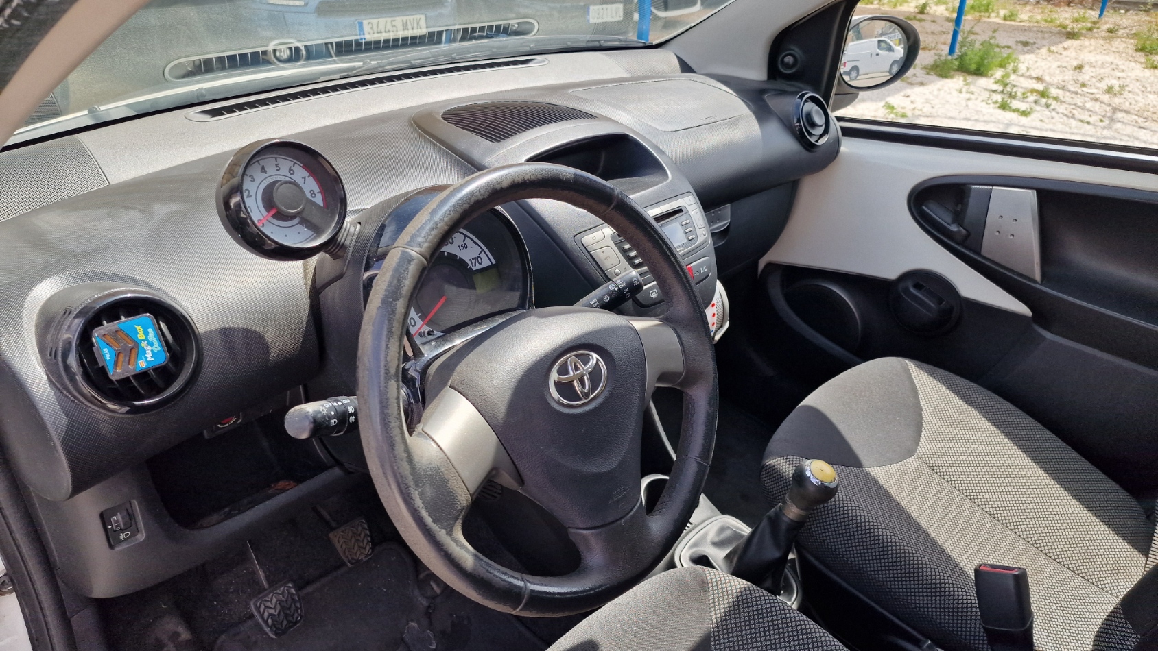 
								Toyota Aygo 2013 full									