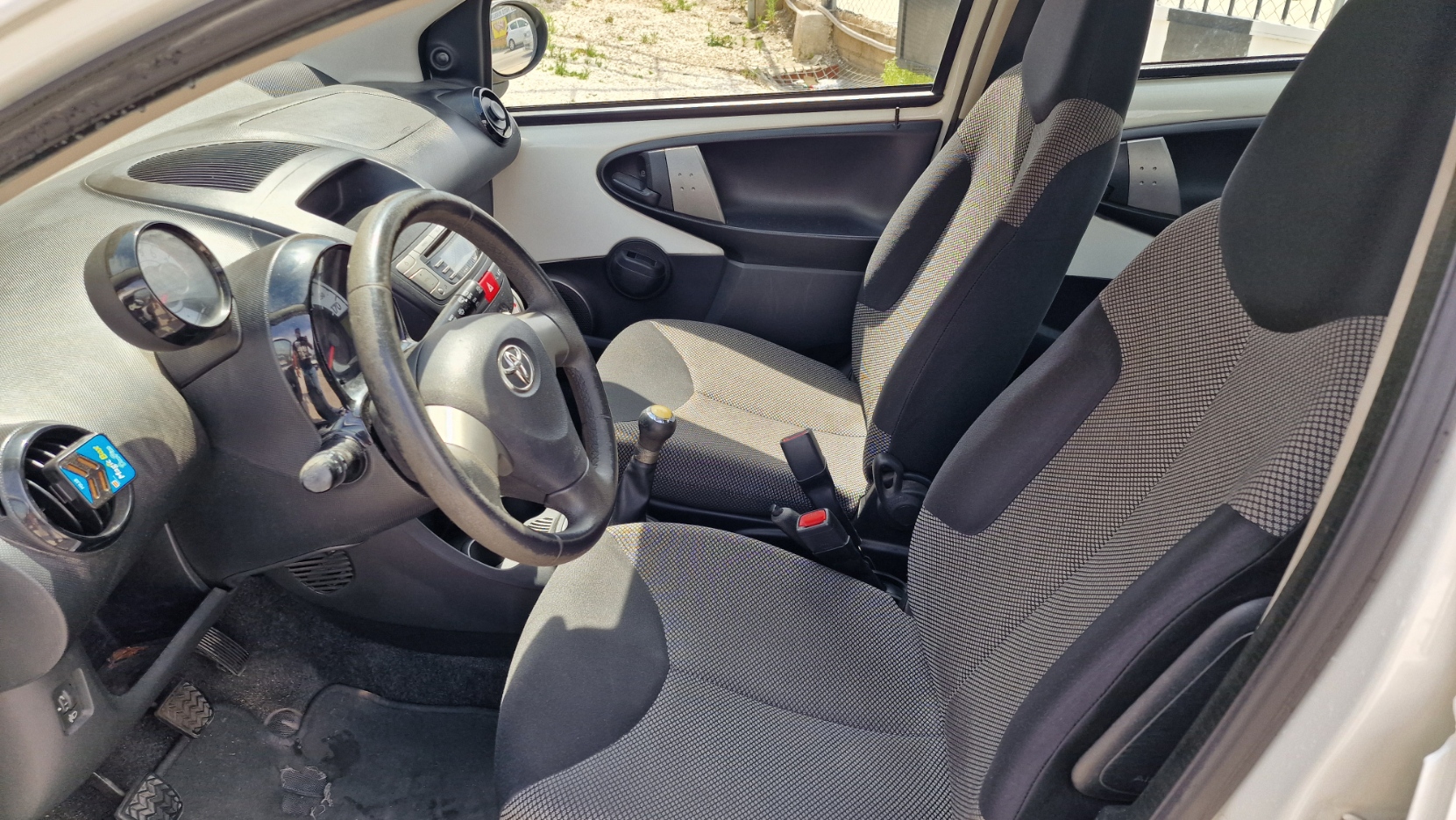 
								Toyota Aygo 2013 full									