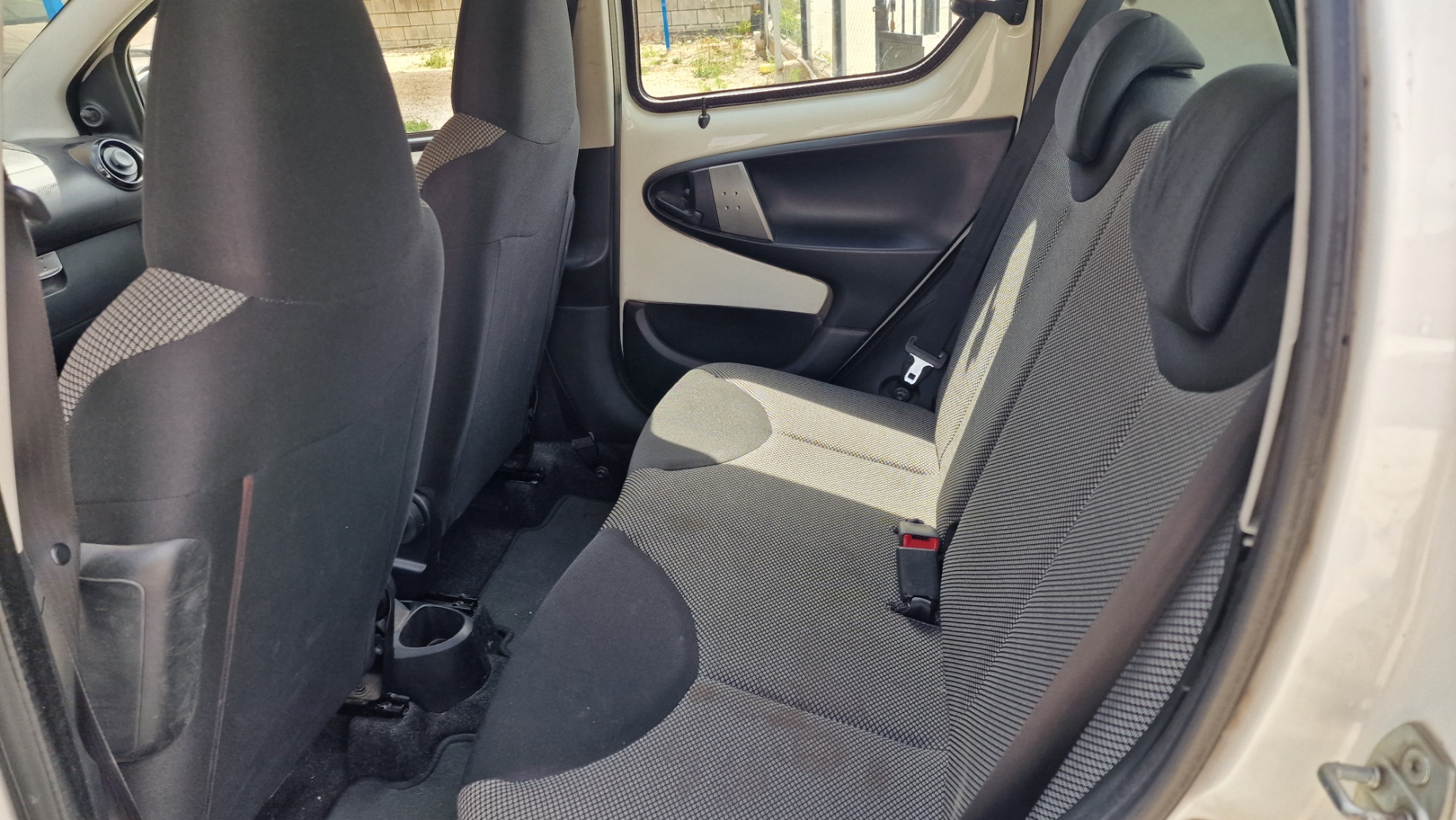 
								Toyota Aygo 2013 full									